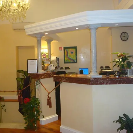 Hotell Demetra Capitolina 2*