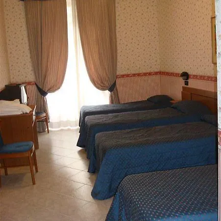 Hotell Demetra Capitolina 2*