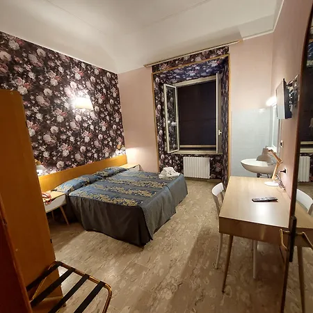 德米特拉凯皮托里纳酒店