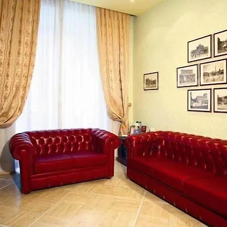 德米特拉凯皮托里纳酒店 酒店 2*